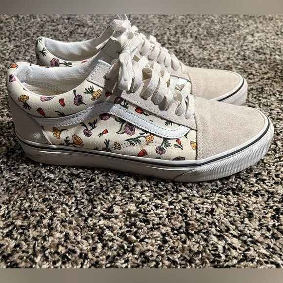 Vans - nude/suede & flowers - women’s size 9 - worn once - Picture 2 of 2
